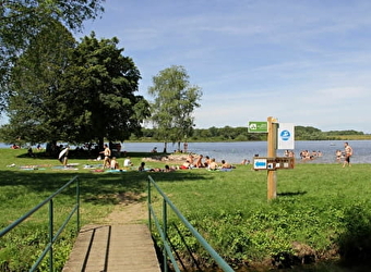Baignade à l'étang de Baye - BAZOLLES