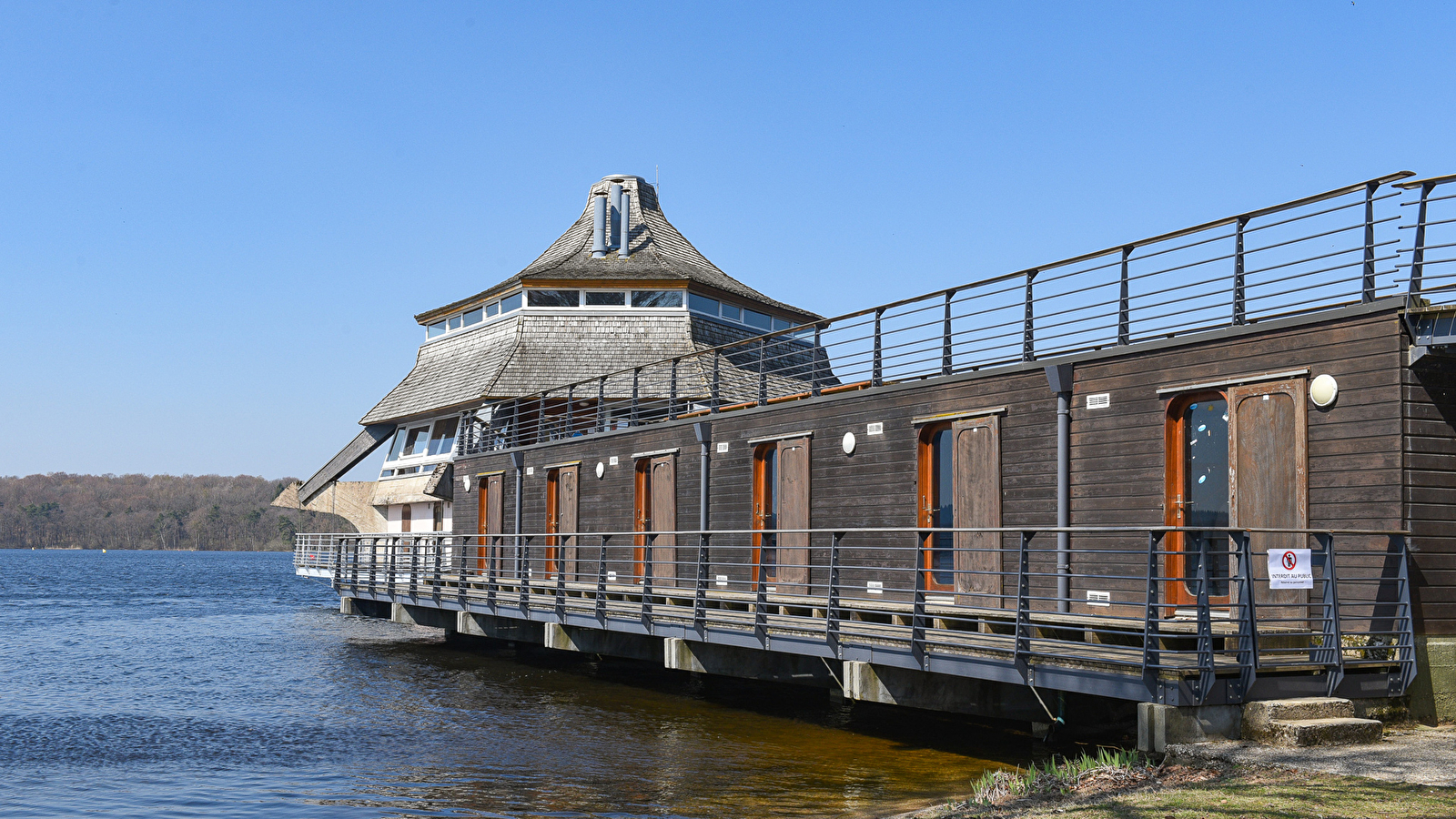 Location Chambre Cabine n°3 pour 2 personnes Lac des Settons Morvan - Activital