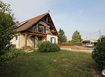 Les Volets Bleus - DORNES