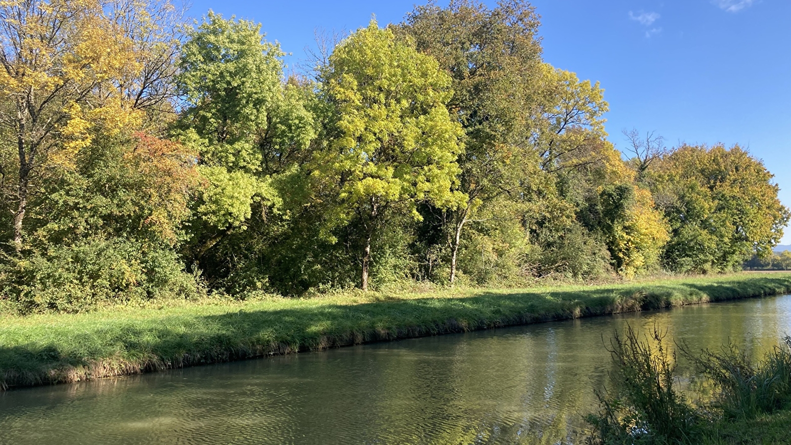 Boucle cyclo Des Eaux thermales aux rives du Canal