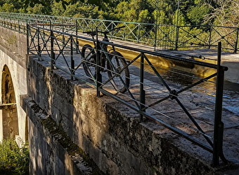 La Rigole d'Yonne, le circuit des aqueducs - MONTREUILLON