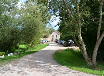 Hotel sur Yonne - EPIRY