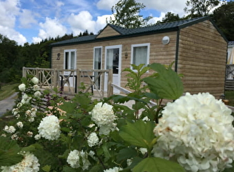 Locations du Centre de vacances naturiste de la Gagère - LUZY