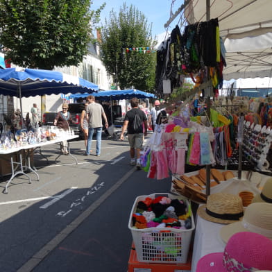 Marché hebdomadaire du mercredi à Cosne-Cours-sur-Loire