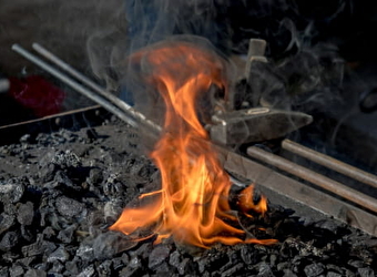 Forge à mains nues - PAZY