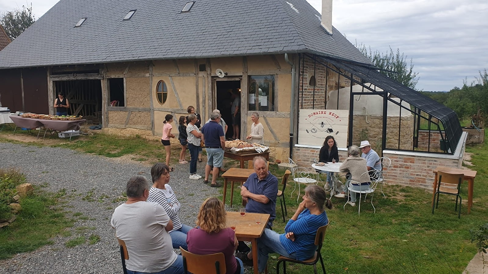 'Autour du bon pain'- Café Associatif
