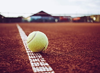 Terrain de tennis - CHATILLON-EN-BAZOIS
