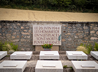 Visite commentée à Dun-les-Places en Néerlandais - DUN-LES-PLACES