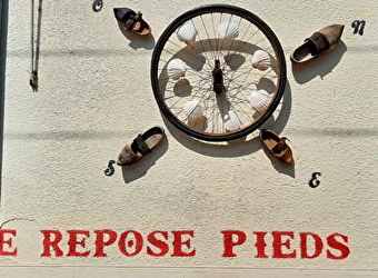 Le repose pieds - SAINT-REVERIEN