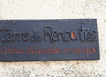 Atelier avec l'argile pour promouvoir l’art céramique : Terres de Rencontres  - NEVERS