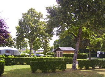 Camping Municipal de la Vrille - SAINT-AMAND-EN-PUISAYE