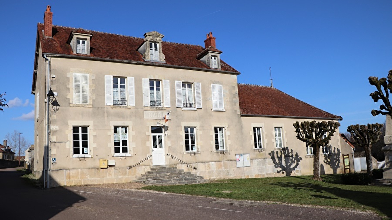 Salle communale - Menou
