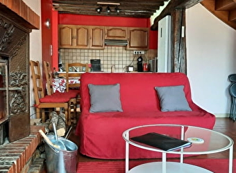 Faubourg 25 - SAINT-AMAND-EN-PUISAYE