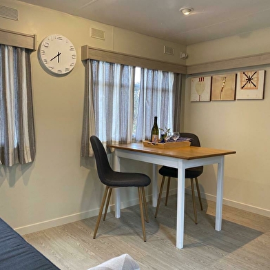 Bungalow en bois du Camping de l'Etang du Goulot